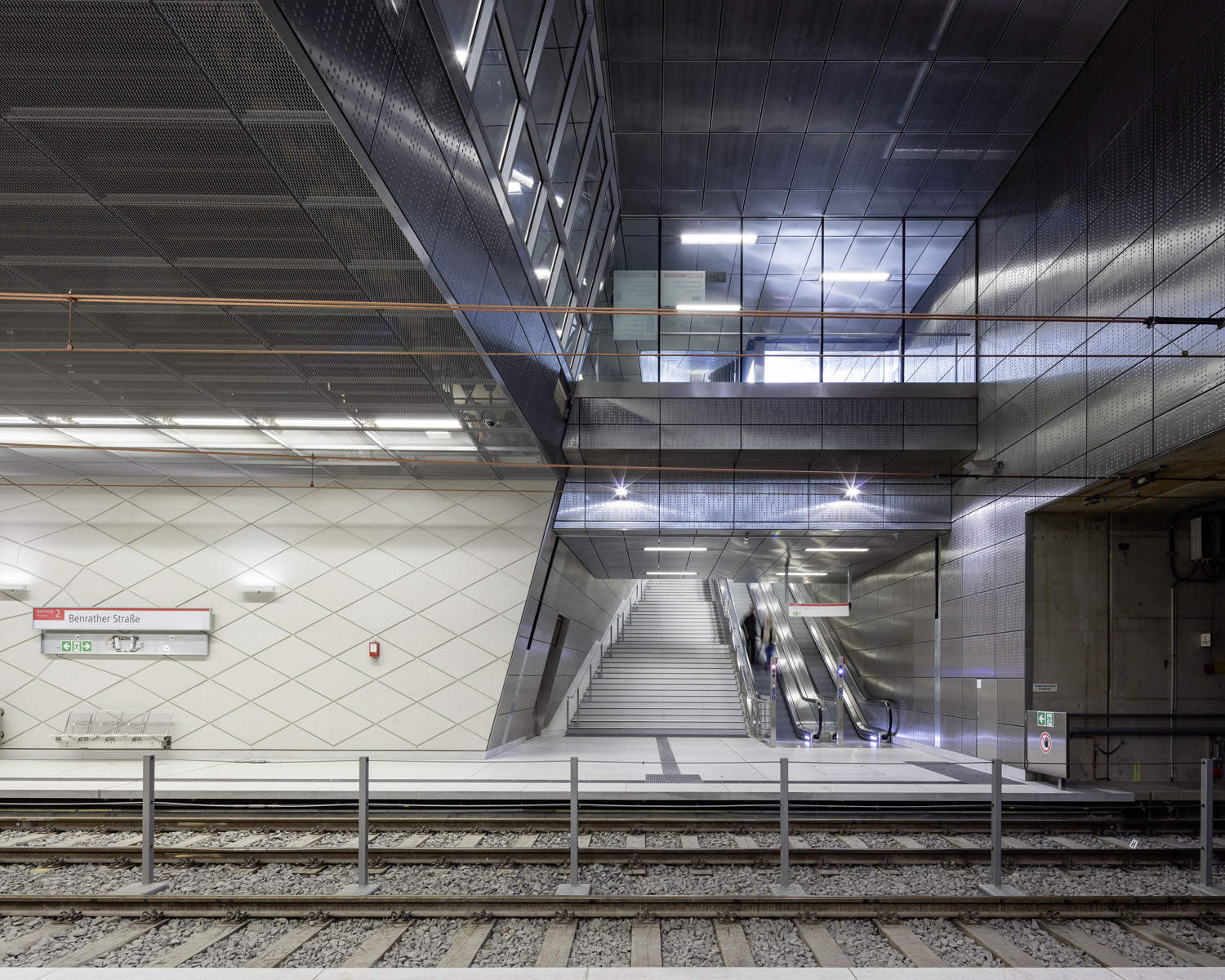 Wehrhahnlinie Duesseldorf, Stations, Benrather Strasse, Concept, Thomas Stricker, netzwerkarchitekten, Bahnhof frontal